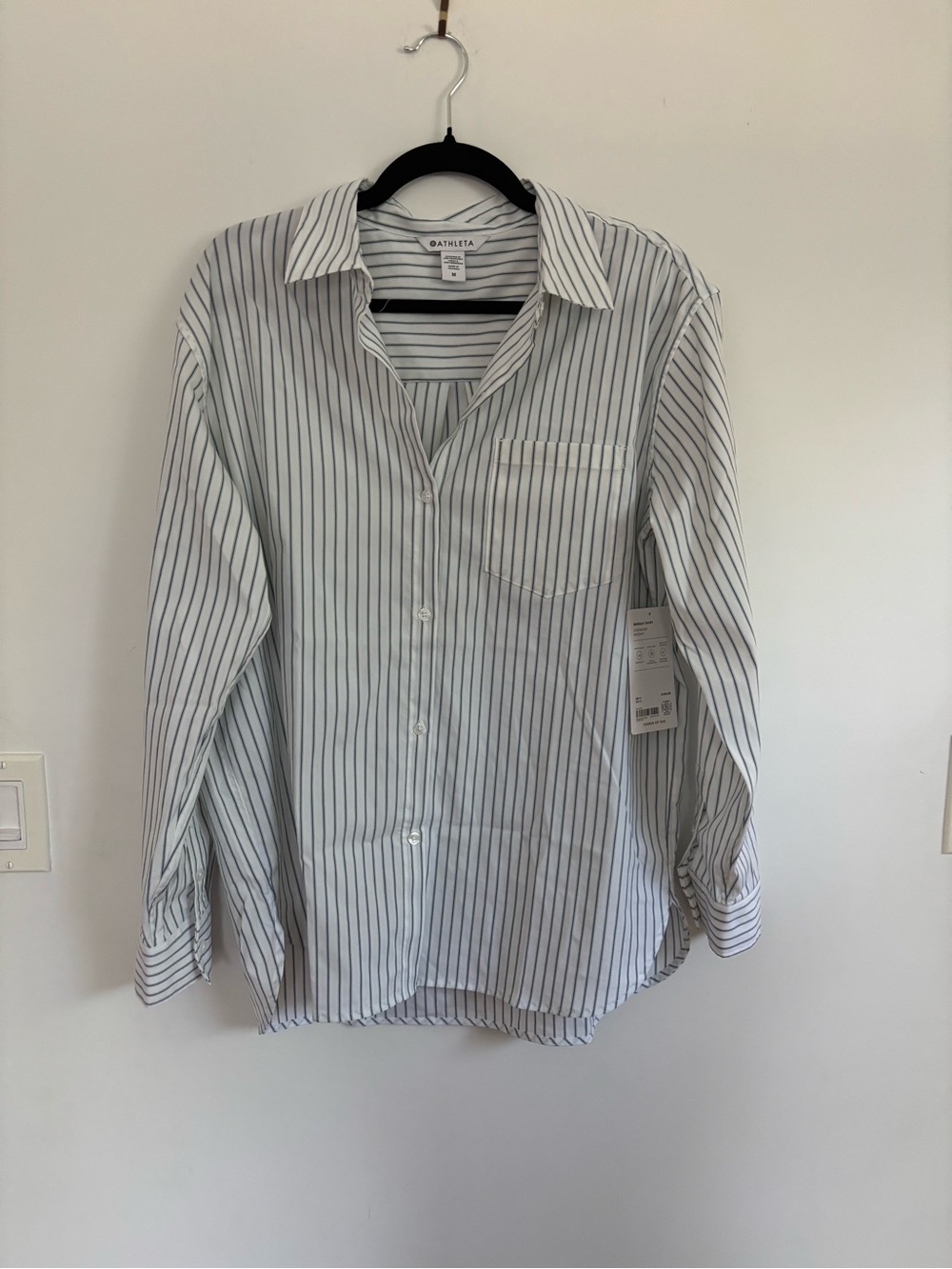NWT Athleta “MidDay Shirt” size M